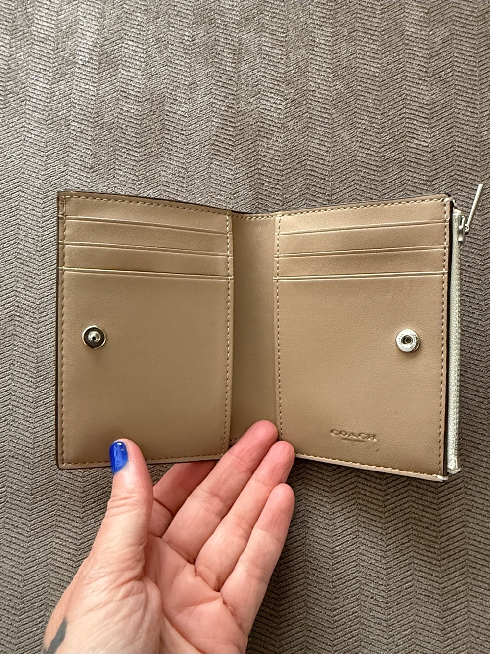 COACH Chalk Pebbled Leather Compact Wallet with Silver Logo - Picture 2 of 5
